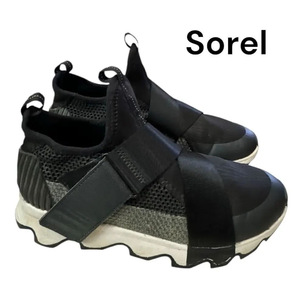 SOREL Women’s Kinetic Sneak Knit Scalloped Sole Stretch Straps Sneakers 7.5